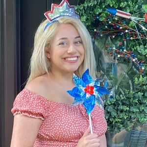 Meet your Posher, Stella